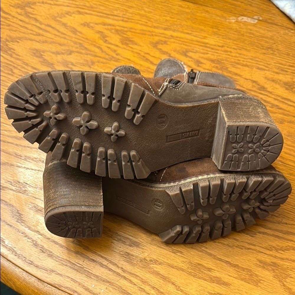 Manas Women's Boots - Picture 3 of 4